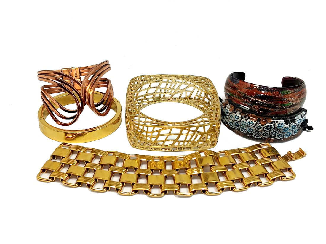 BEAUTIFUL 5 GREAT BRACELETS INCLUDING VINTAGE AND SIGNED (1 of 3)