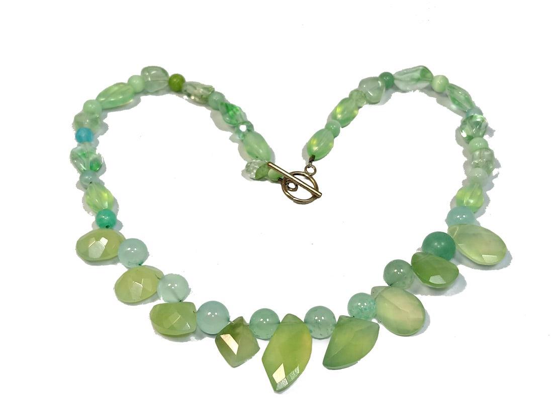 A STUNNING NECKLACE GREEN TOURMALINE AND GREEN QUARTZ SILVER CLASP (1 of 3)