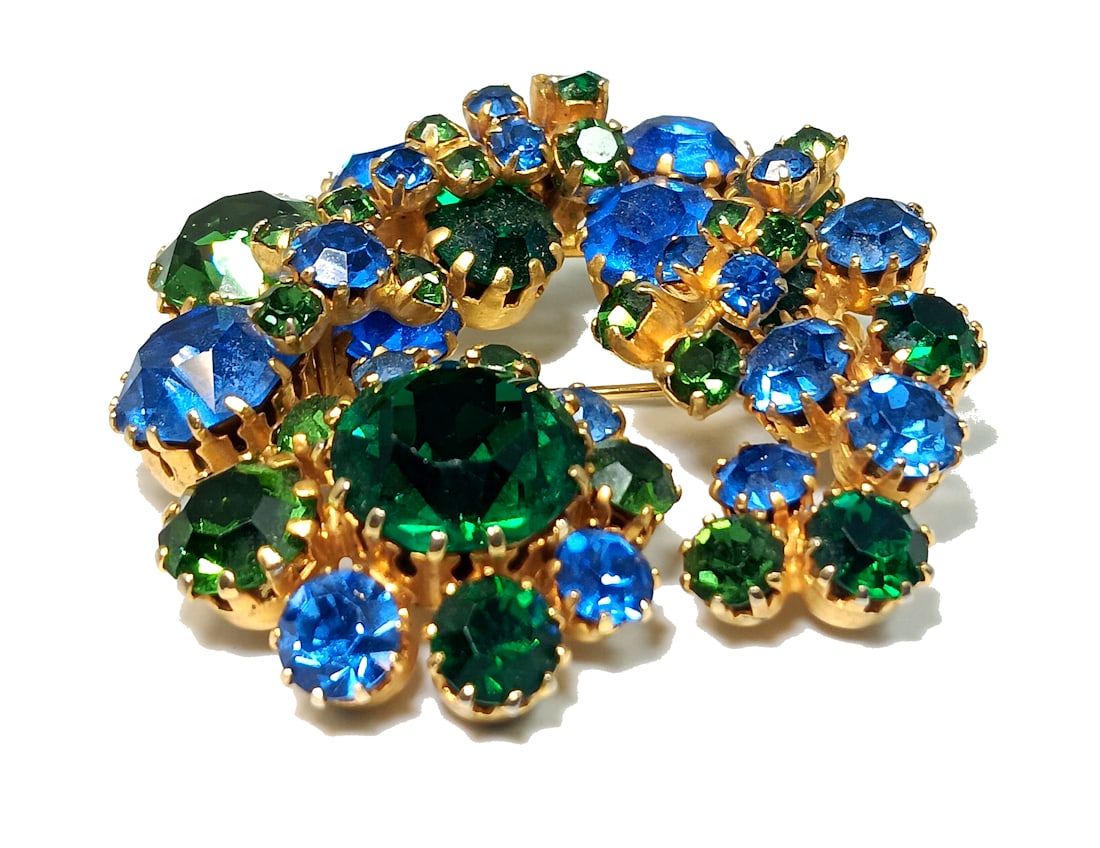 A VINTAGE BLUE GREEN RHINESTONE BROOCH SIGNED KARU AUSTRIA (1 of 4)
