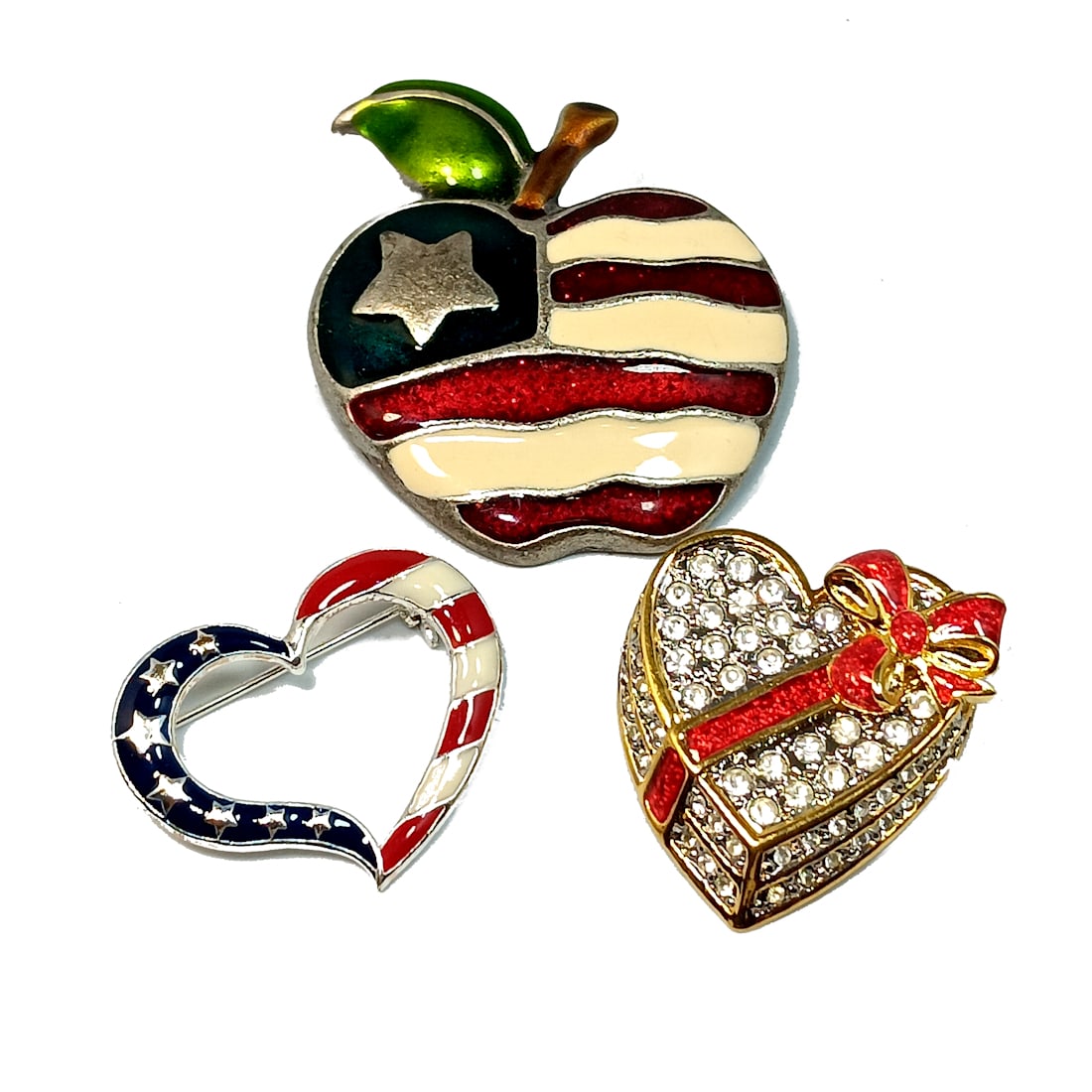 A LOT OF 3 WONDERFUL VINTAGE HEART BROOCHES: OFFERED HERE IS A LOT OF 3 WONDERFUL VINTAGE HEART BROOCHES. WE PROVIDE IN-HOUSE/COMBINED SHIPPING FOR YOUR CONVENIENCE. HAVE A LOOK AT OUR OTHER VINTAGE JEWELRY ITEMS.