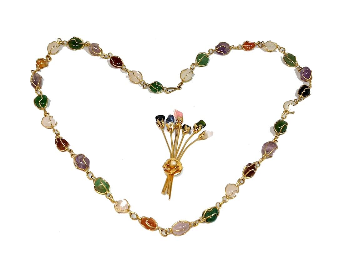 A VINTAGE BROOCH AND NECKLACE OF NATURAL STONES AND PEARL: THE BEAUTIFUL NECKLACE MEASURES 24" LONG. AMETHYST, AVENTURINE, ROSE QUARTZ, ONYX AND MORE. THE BROOCH IS 3" LONG AND IT IS SET WITH NATURAL STONES AND AN AKOYA PEARL. ALL STONES ARE TESTED WITH THE P