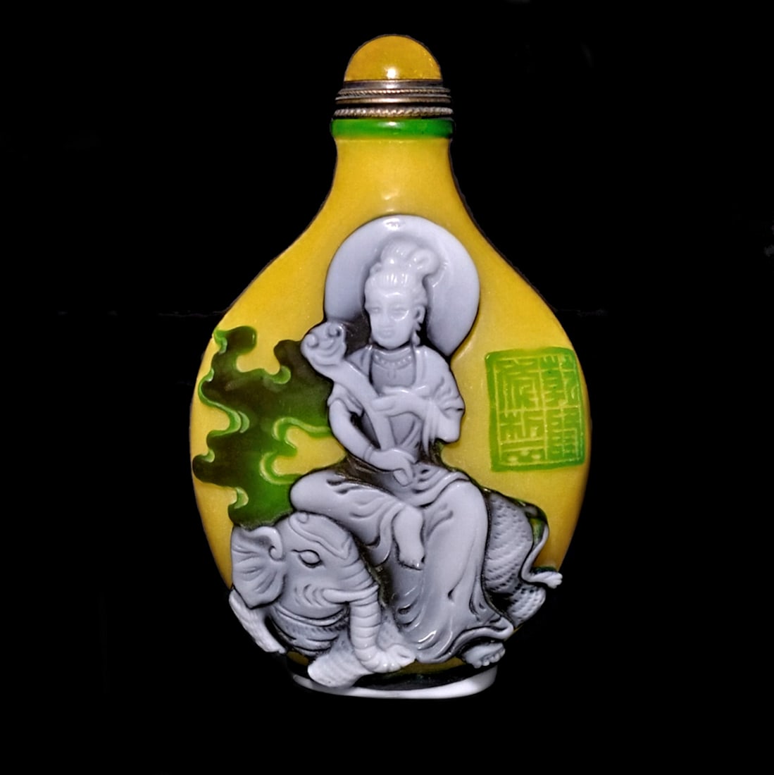 FINE CHINESE PEKING GLASS SNUFF BOTTLE GUANYIN TIGER ELEPHANT QIANLONG SEAL: THE FINE CHINESE SNUFF BOTTLE IS SO WELL CARVED IN 4 LAYERS OF GLASS WITH AN IMPERIAL YELLOW GROUND. IT FEATURES THE GODDESS GUANYIN ON AN ELEPHANT AND ON A TIGER. THIS IS A RARE COMBINATION. THE BOTT