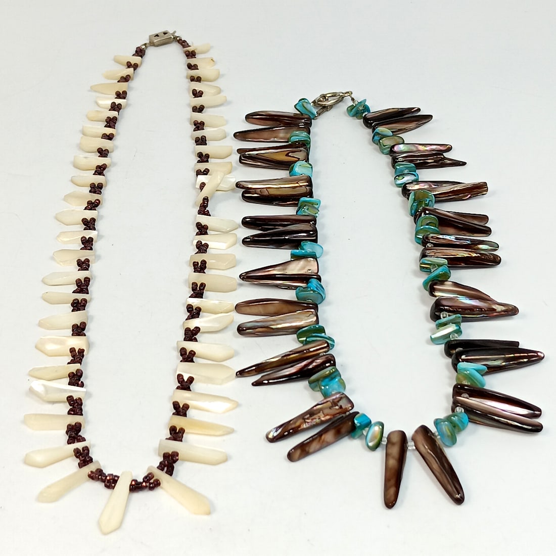 A LOT OF 2 BEAUTIFUL NAVAJO NECKLACES MOTHER OF PEARL AND ABALONE (1 of 3)