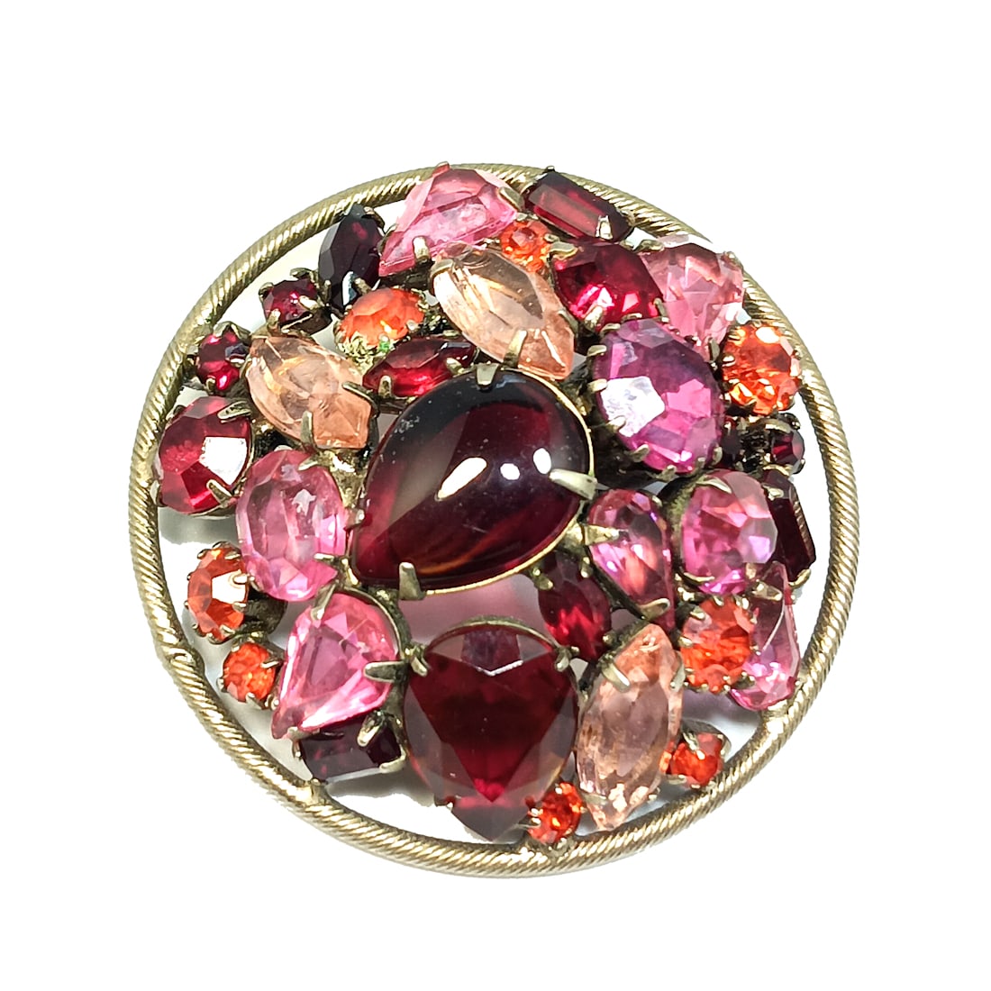 A STUNNING LARGE VINTAGE DOMED RHINESTONE BROOCH REDS PINKS (1 of 3)