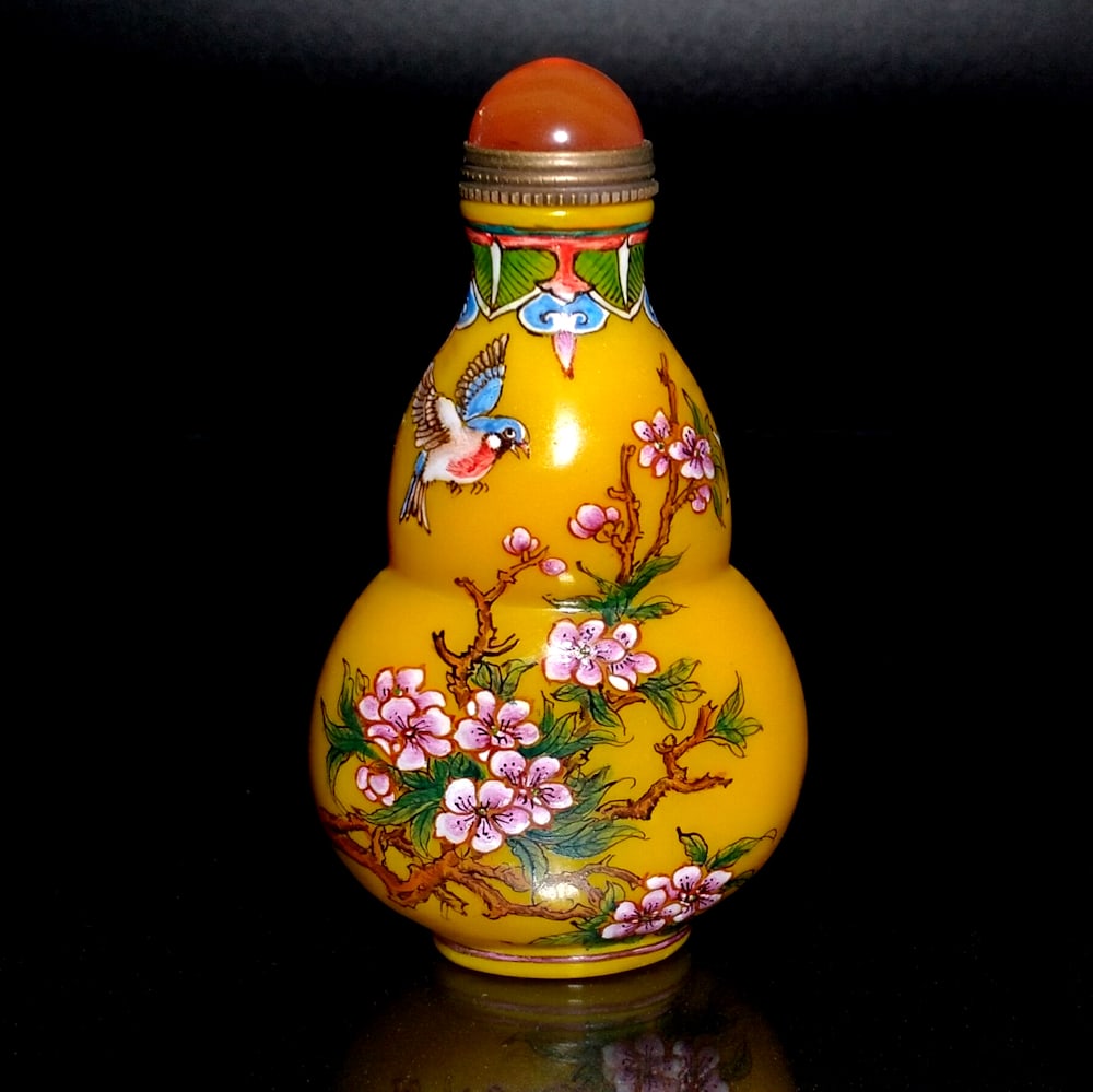 CHINESE ENAMEL YELLOW GLASS SNUFF BOTTLE BIRDS QIANLONG MARK (1 of 8)