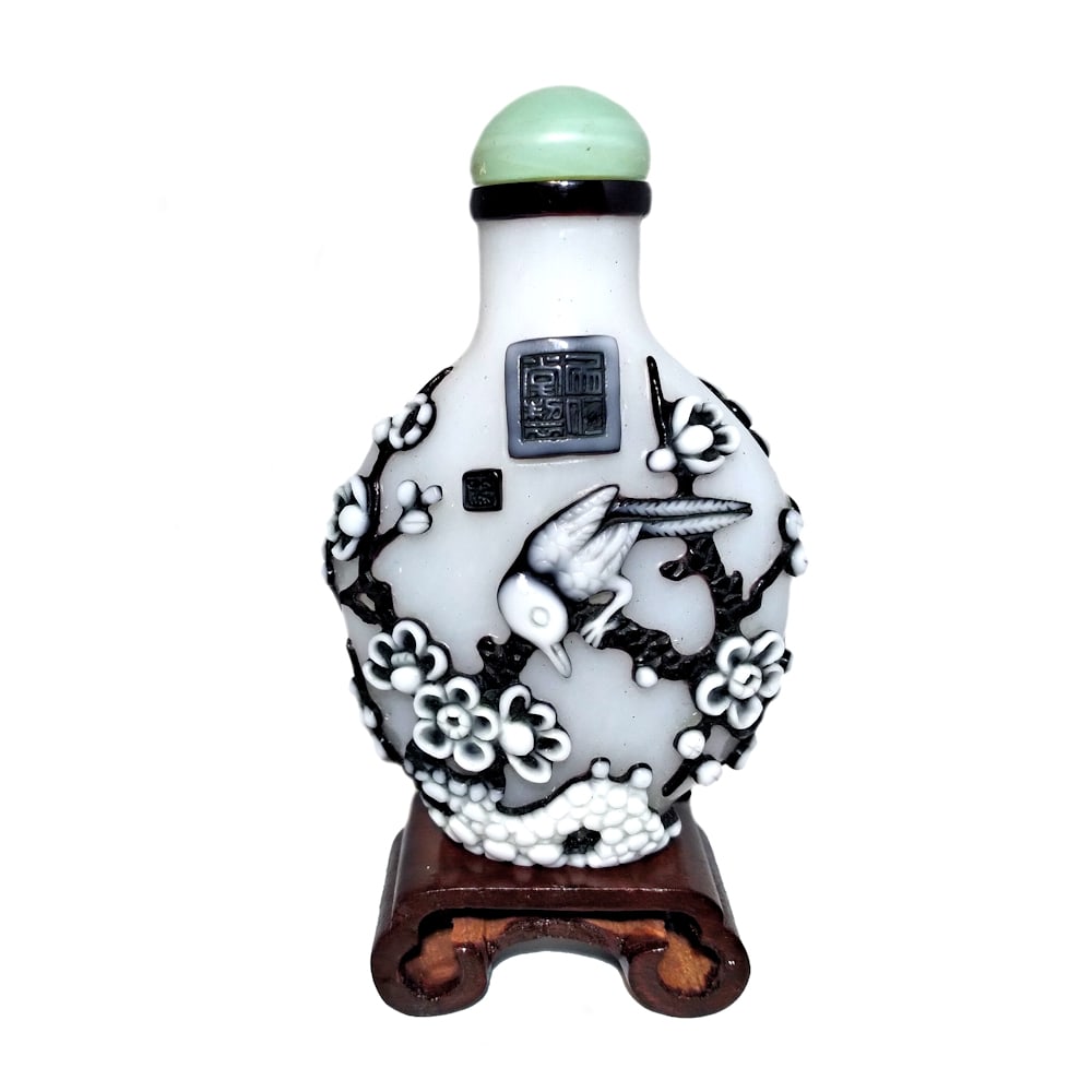 VERY FINE CHINESE SIGNED PEKING GLASS SNUFF BOTTLE HORSE QIANLONG SEAL (1 of 10)