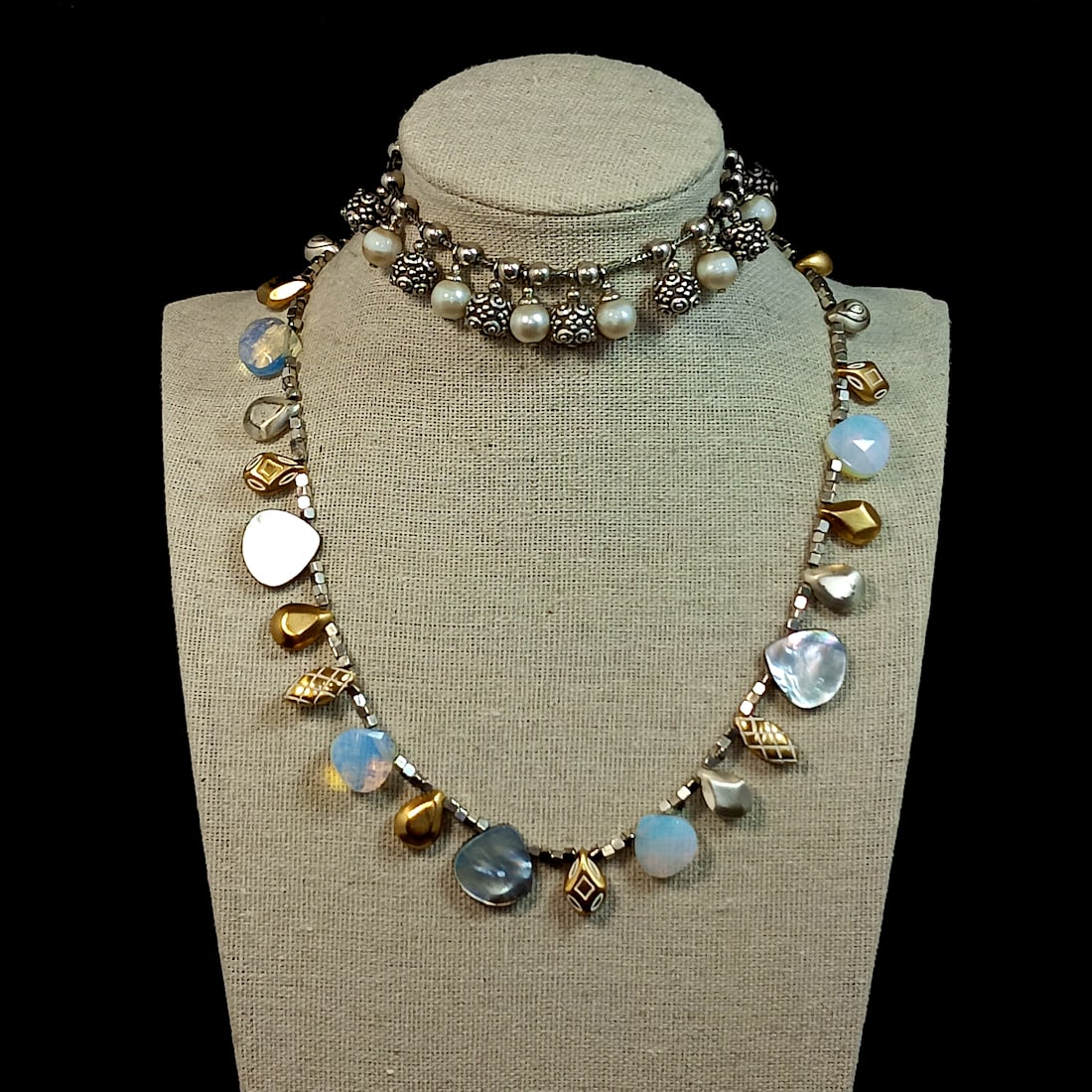 A SIGNED DESIGNER NECKLACE AND BRACELET LOT BY BRIGHTON (1 of 3)