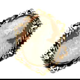 AN EXQUISITE  ANTIQUE SIGNED VICTORIAN SHELL CAMEO SET IN A 10K GOLD FRAME