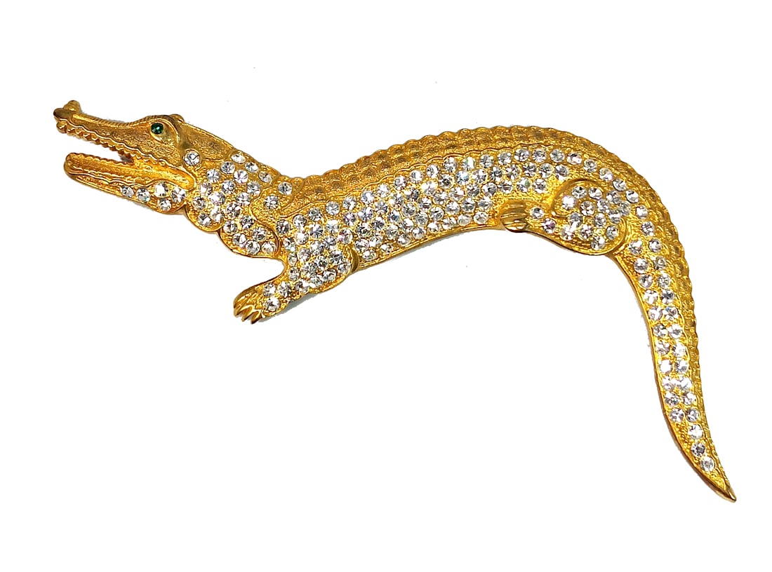 A RARE HUMUNGOUS VINTAGE BROOCH ALLIGATOR 6.5" LONG: THE FABULOUS BROOCH IS 6.5" LONG! IT DATES BACK TO THE 80'S ERA, WHEN OUTRAGEOUS JEWELRY AND BIG HAIR WERE ALL THE RAGE. ALL THE STONES ARE CLEAN AND BRIGHT AND THE GOLD TONE IS IN VERY GOOD CONDITION