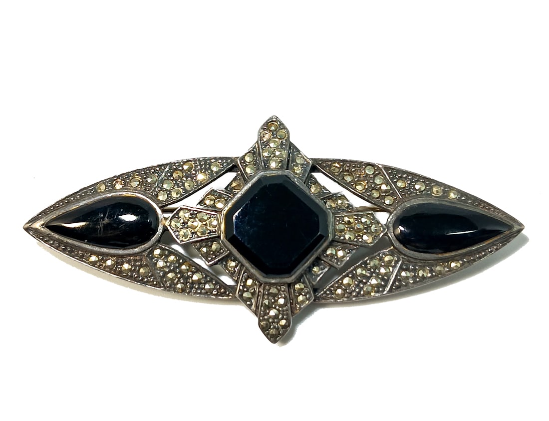 A GREAT  ART DECO STYLE STERLING ONYX BROOCH MARCASITES (1 of 3)