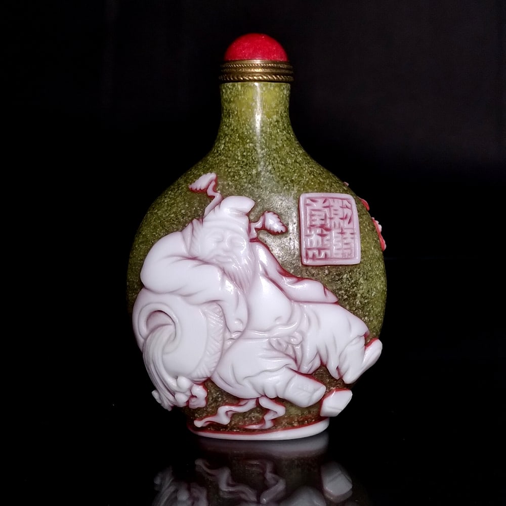 FINECHINESE PEKING GLASS SNUFF BOTTLE QIANLONG SEAL SIGNED (1 of 8)