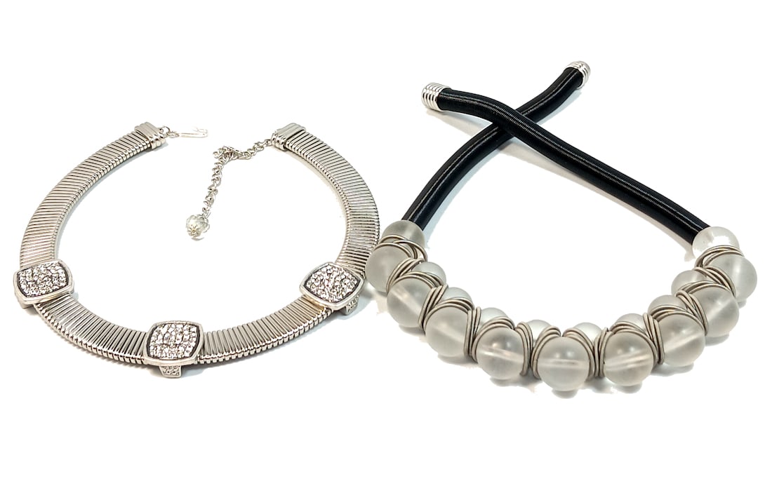 A LOT OF TWO IMPRESSIVE MODERN TO VINTAGE NECKLACES (1 of 3)