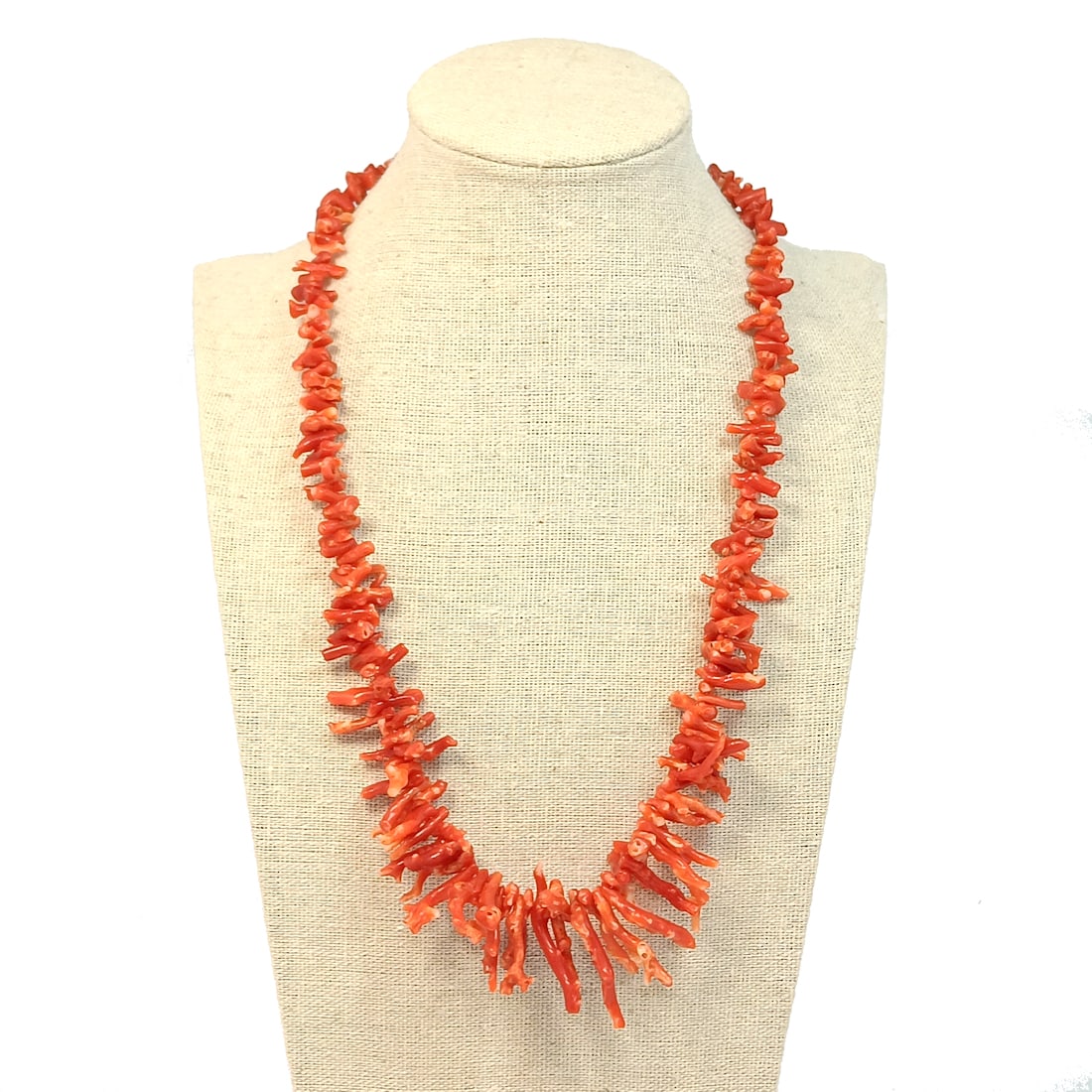 A BEAUTIFUL ANTIQUE LARGE RED CORAL NECKLACE NATURAL UNDYED 46 GRAMS (1 of 4)