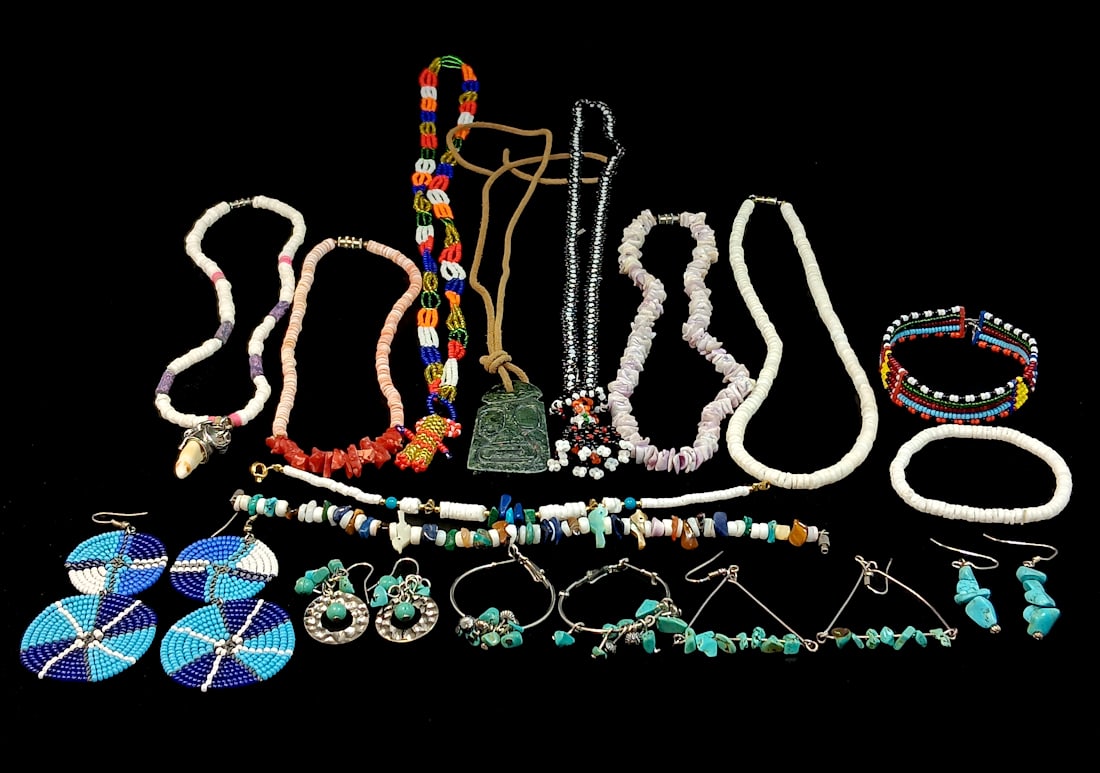 A GREAT LOT OF NATIVE AMERICAN JEWELRY SHELL TURQUOISE CORAL (1 of 2)