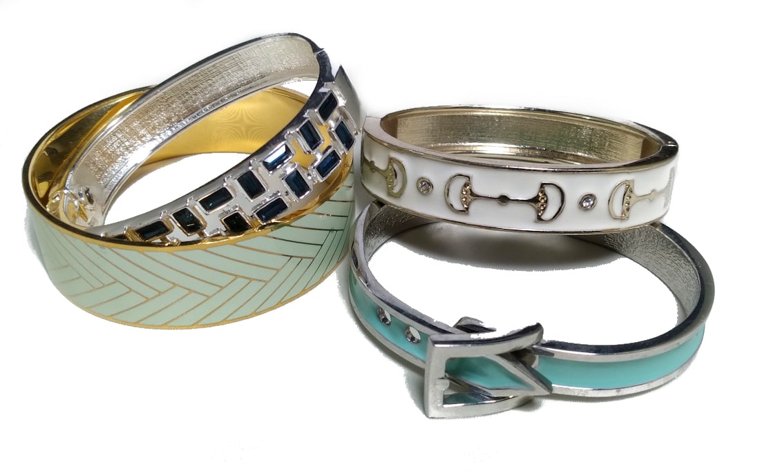 A 9ct Gold Hinged Bangle By Smith Pepper