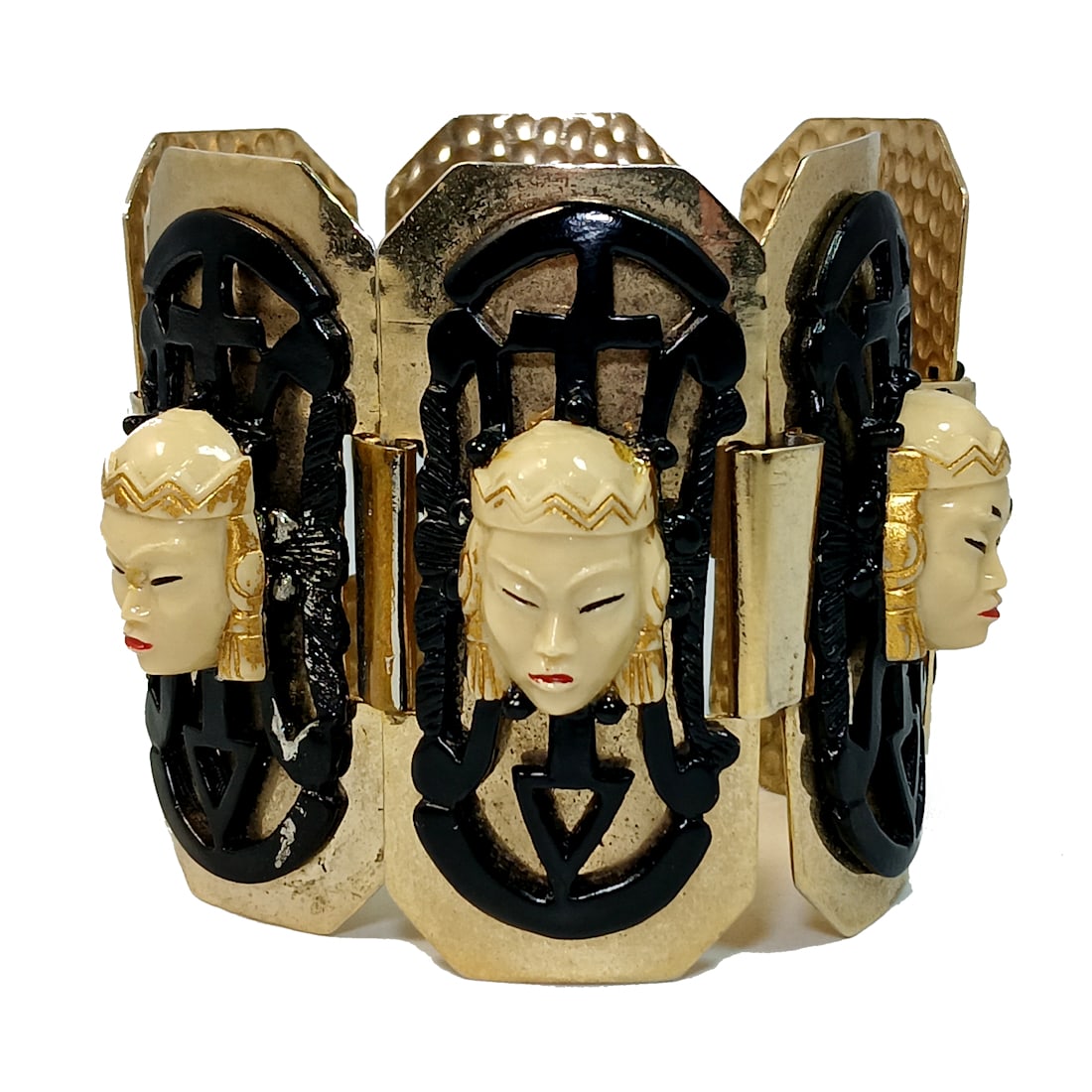 A HUGE VINTAGE BRACELET FEATURING ASIAN PRINCESS FACES (1 of 6)