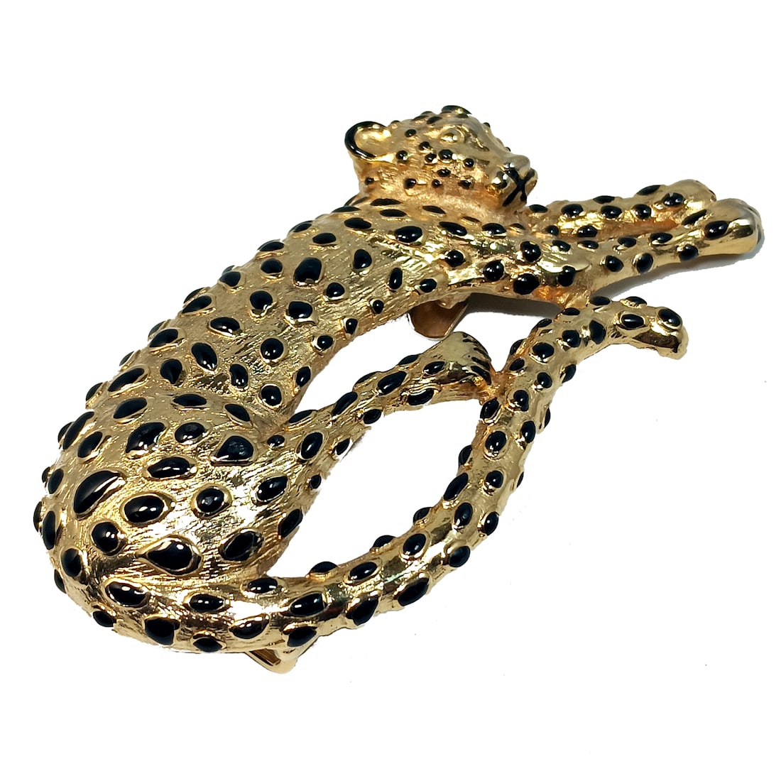A FANTASTIC HUGE BELT BUCKLE SPOTTED LEOPARD SIGNED MIMI DI N 1987: OFFERED HERE IS A FANTASTIC HUGE BELT BUCKLE SPOTTED LEOPARD SIGNED MIMI DI N 1987. IT IS 4.5" LONG AND 2" WIDE. WE PROVIDE IN-HOUSE/COMBINED SHIPPING FOR YOUR CONVENIENCE.