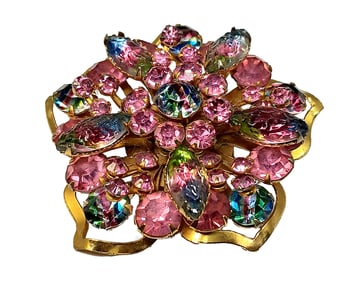 A SUPERB VINTAGE RHINESTONE BROOCH RAINBOW RHINESTONES IRIS