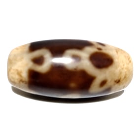 A SUPERB SINO TIBETAN AGATE DZI BEAD 30MM