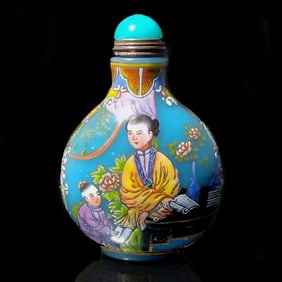 FINE CHINESE PEKING GLASS ENAMEL SNUFF BOTTLE EMPRESS CHILD QIANLONG MARK