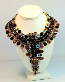 A MAGNIFICENT STATEMENT NECKLACE BY CANADIAN DESIGNER ALAN ANDERSON