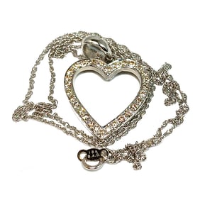 AN 18K WHITE GOLD DIAMOND HEART NECKLACE 4.66 GRAMS 18" LONG
