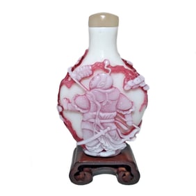 A VERY FINE  CHINESE PEKING GLASS SNUFF BOTTLE GENERAL WARRIOR
