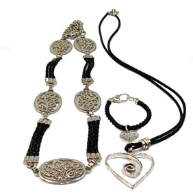 A LOT OF 3 PIECES OF BRIGHTON JEWELRY INCLUDING A BELT