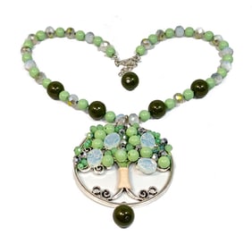 AN IMPRESSIVE LARGE TREE OF LIFE NECKLACE