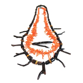 A WONDERFUL LOT OF TWO NATURAL SALMON AND BLACK CORAL NECKLACES AND BROOCH