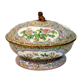 A FABULOUS ANTIQUE CHINESE CANTON ENAMEL BOWL AND COVER  19TH