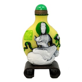 A VERY FINE CHINESE PEKING GLASS SNUFF BOTTLE GUANYIN ELEPHANT QIANLONG SEAL
