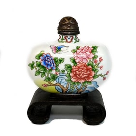 FINE CHINESE SNUFF BOTTLE ENAMEL ON COPPER BIRDS PEONIES QIANLONG MARK