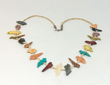 A WONDERFUL VINTAGE SOUTHWESTERN NECKLACE FETISH ANIMALS 24"
