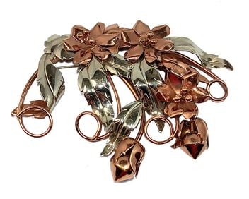 A MONUMENTAL VINTAGE BROOCH FLORAL