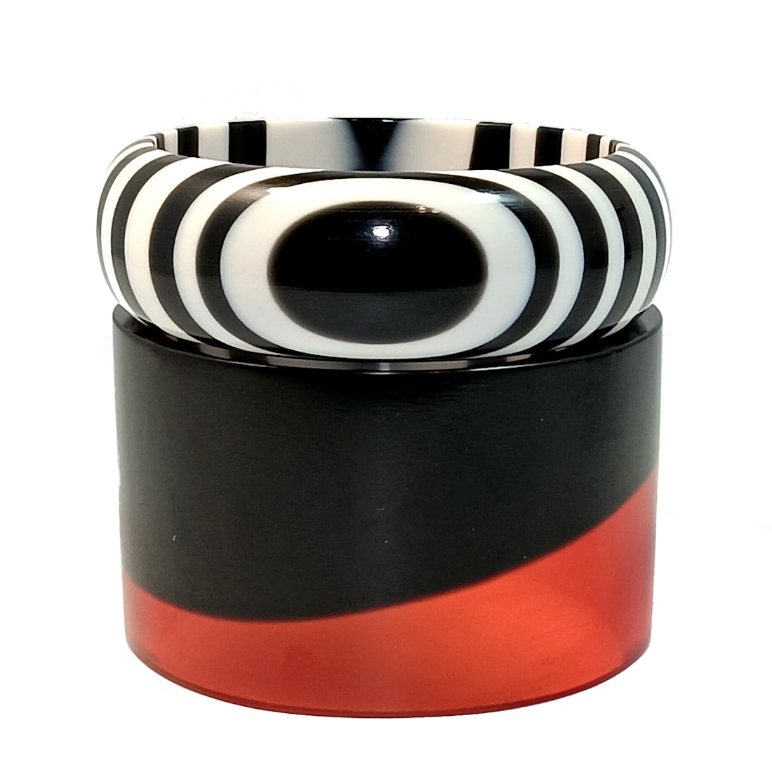 A LOT OF 2 IMPRESSIVE LAMINATED LUCITE BANGLE (1 of 3)