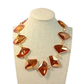 AN EXQUISITE VINTAGE FACETED CRYSTAL NECKLACE 17"