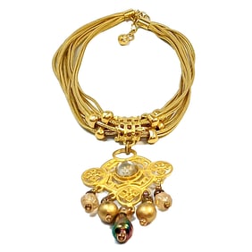 AN ELEGANT PENDANT NECKLACE BY DESIGNER ROBERT ROSE