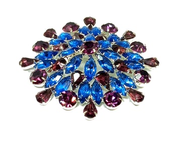 A SUPERB LARGE  3.25" VINTAGE RHINESTONE DOMED BROOCH BLUE AND PURPLE