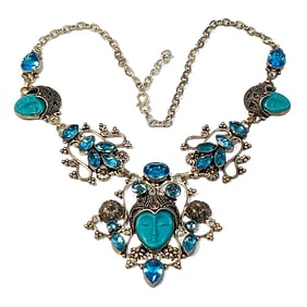 A BEAUTIFUL GODDESS FACE NECKLACE