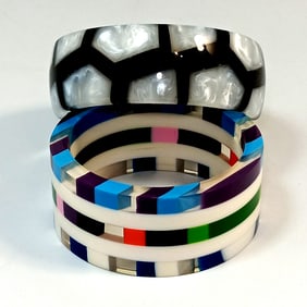 TWO IMPRESSIVE LAMINATED LUCITE BANGLE MULTICOLOR
