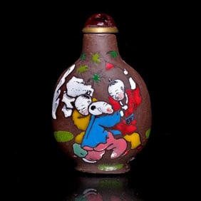 FINE CHINESE ENAMELED YIXING ZISHA CLAY SNUFF BOTTLE BOYS