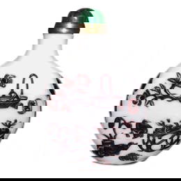 EXQUISITE CHINESE PEKING GLASS SNUFF BOTTLE SIGNED 100 OBJECTS OF ANTIQUITY USD 1,500 - 3,000 THE E