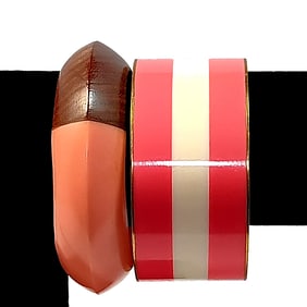 A LOT OF 2 IMPRESSIVE LUCITE AND WOOD BANGLE