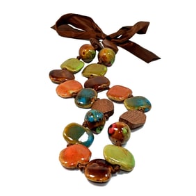A BEAUTIFUL CERAMIC WOOD NECKLACE  24" LONG