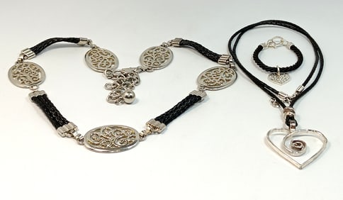 LOT OF 3 PIECES OF BRIGHTON JEWELRY INCLUDING A BELT