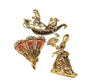 A LOT OF 3 VINTAGE SPANISH DAMASCENE BROOCHES