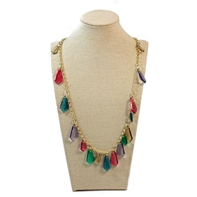 A BEAUTIFUL COLORFUL KENDRA SCOTT NECKLACE