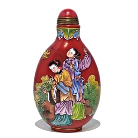 FINE CHINESE ENAMEL ON GLASS FIGURAL SNUFF BOTTLE QIANLONG MARK