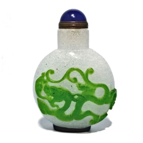 BEAUTIFUL CHINESE PEKING GLASS SNUFF BOTTLE 3 COLORS DRAGON BAT PEACHES
